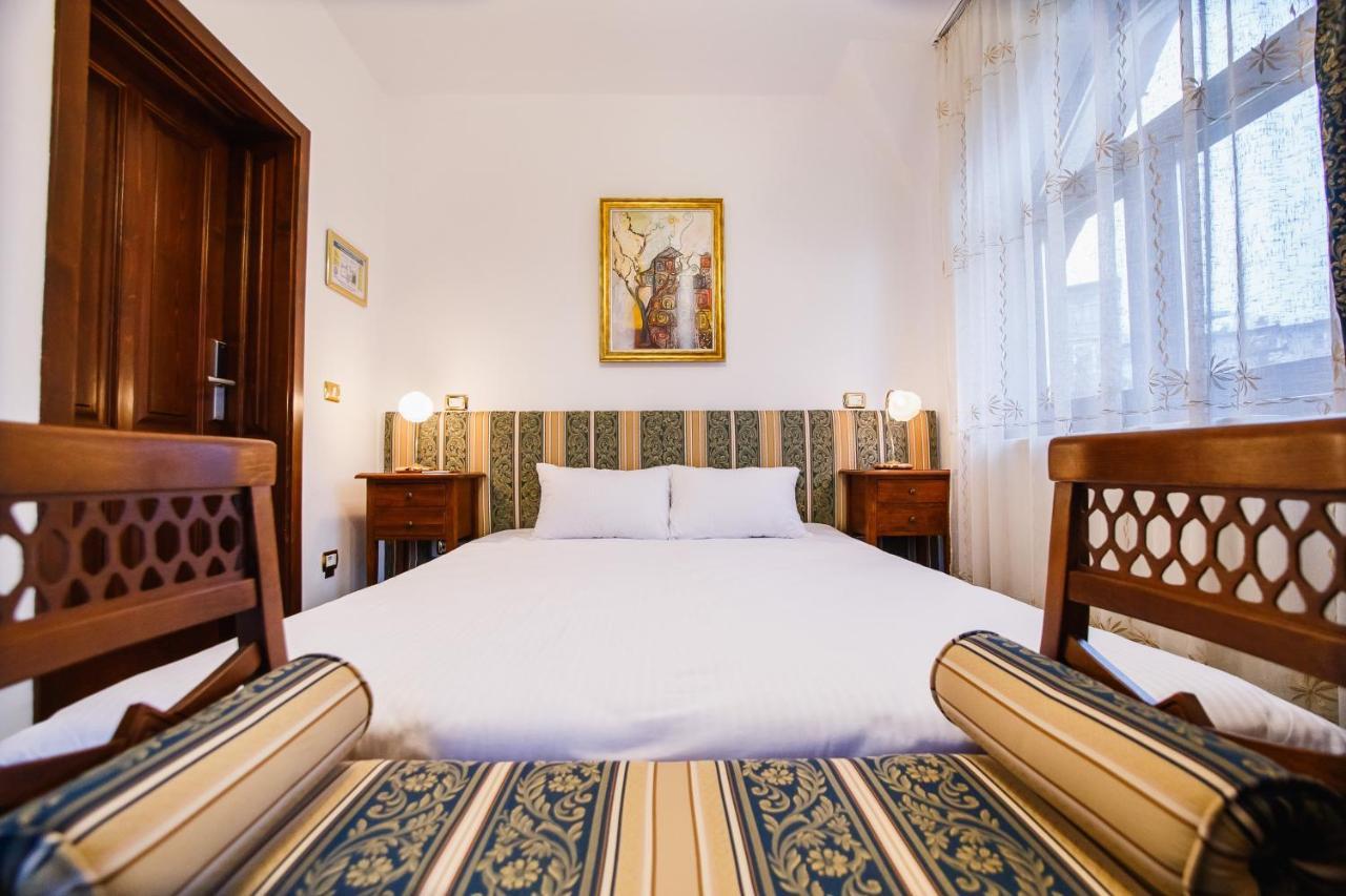 Casa 3 Guesthouse Орадеа Екстериор снимка