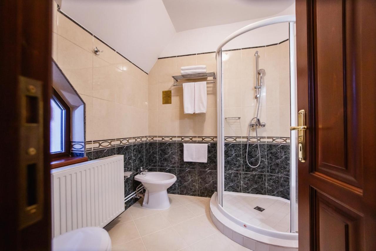 Casa 3 Guesthouse Орадеа Екстериор снимка