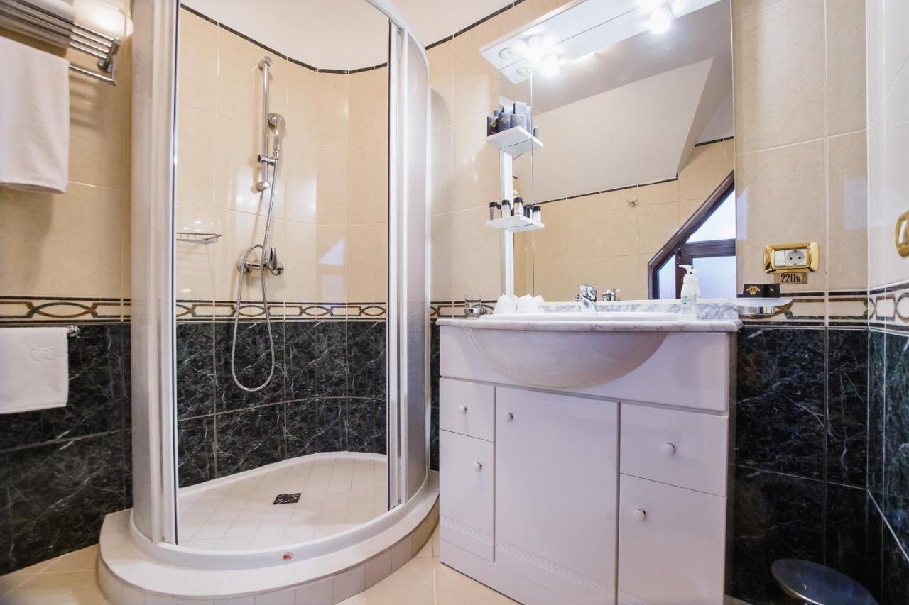 Casa 3 Guesthouse Орадеа Екстериор снимка