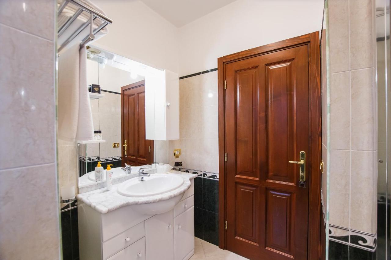 Casa 3 Guesthouse Орадеа Екстериор снимка