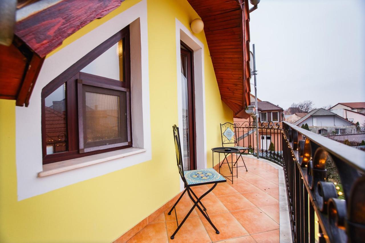 Casa 3 Guesthouse Орадеа Екстериор снимка