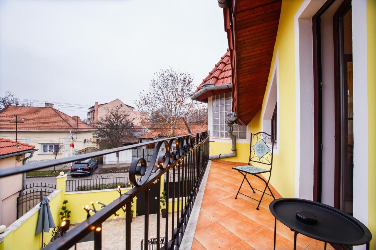 Casa 3 Guesthouse Орадеа Екстериор снимка