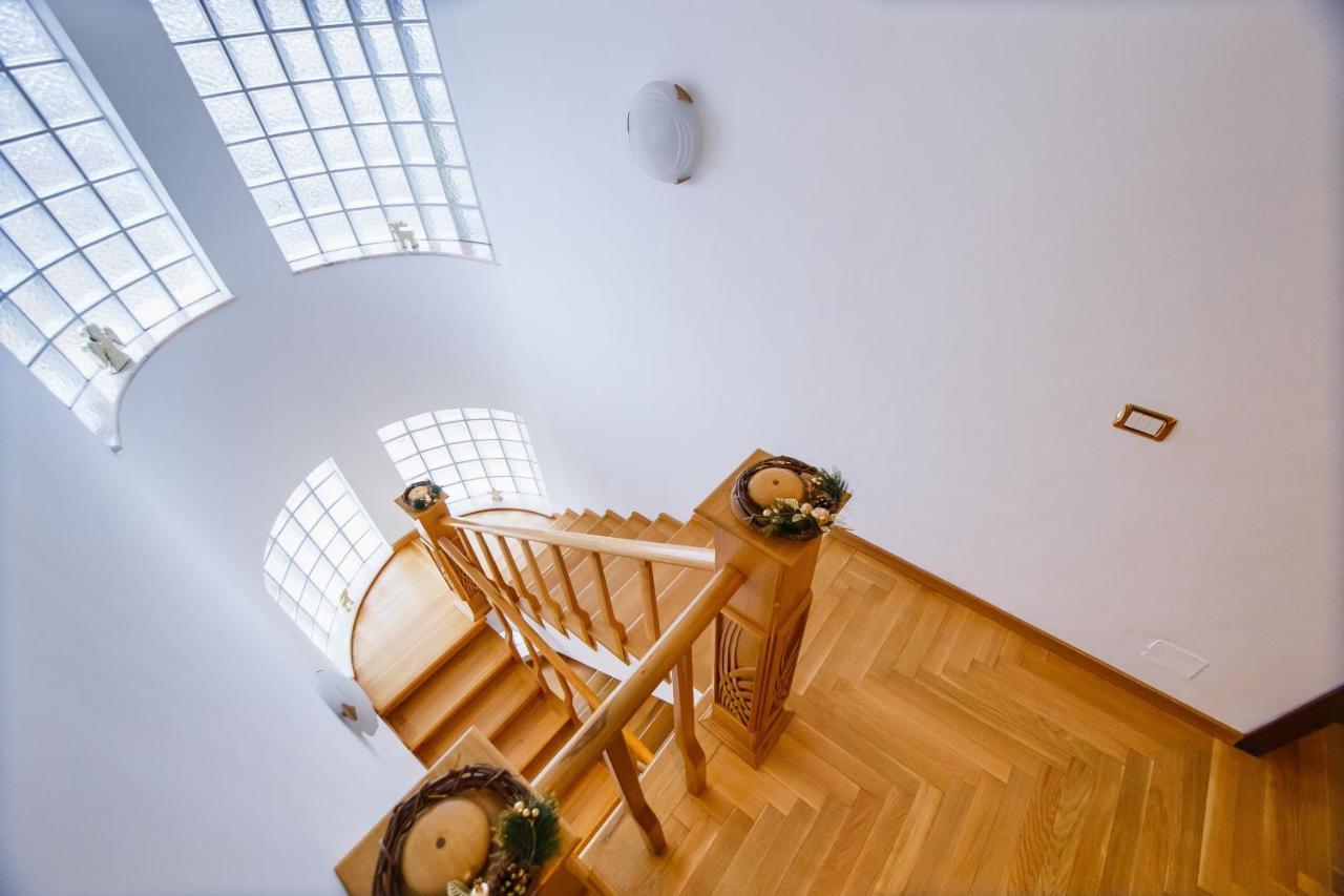 Casa 3 Guesthouse Орадеа Екстериор снимка
