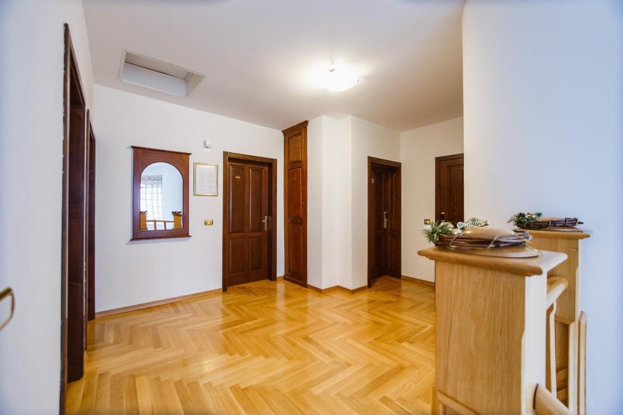 Casa 3 Guesthouse Орадеа Екстериор снимка