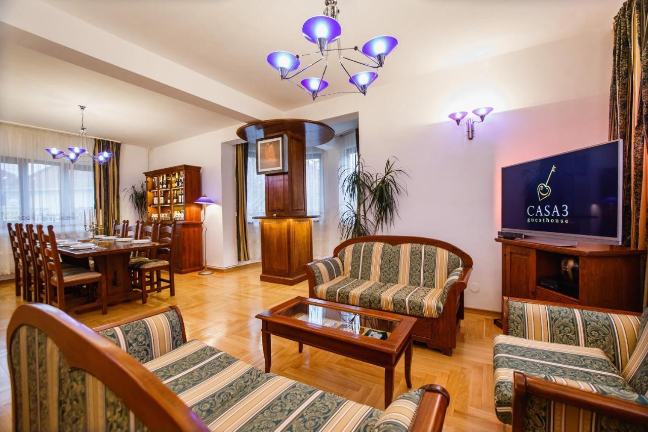Casa 3 Guesthouse Орадеа Екстериор снимка