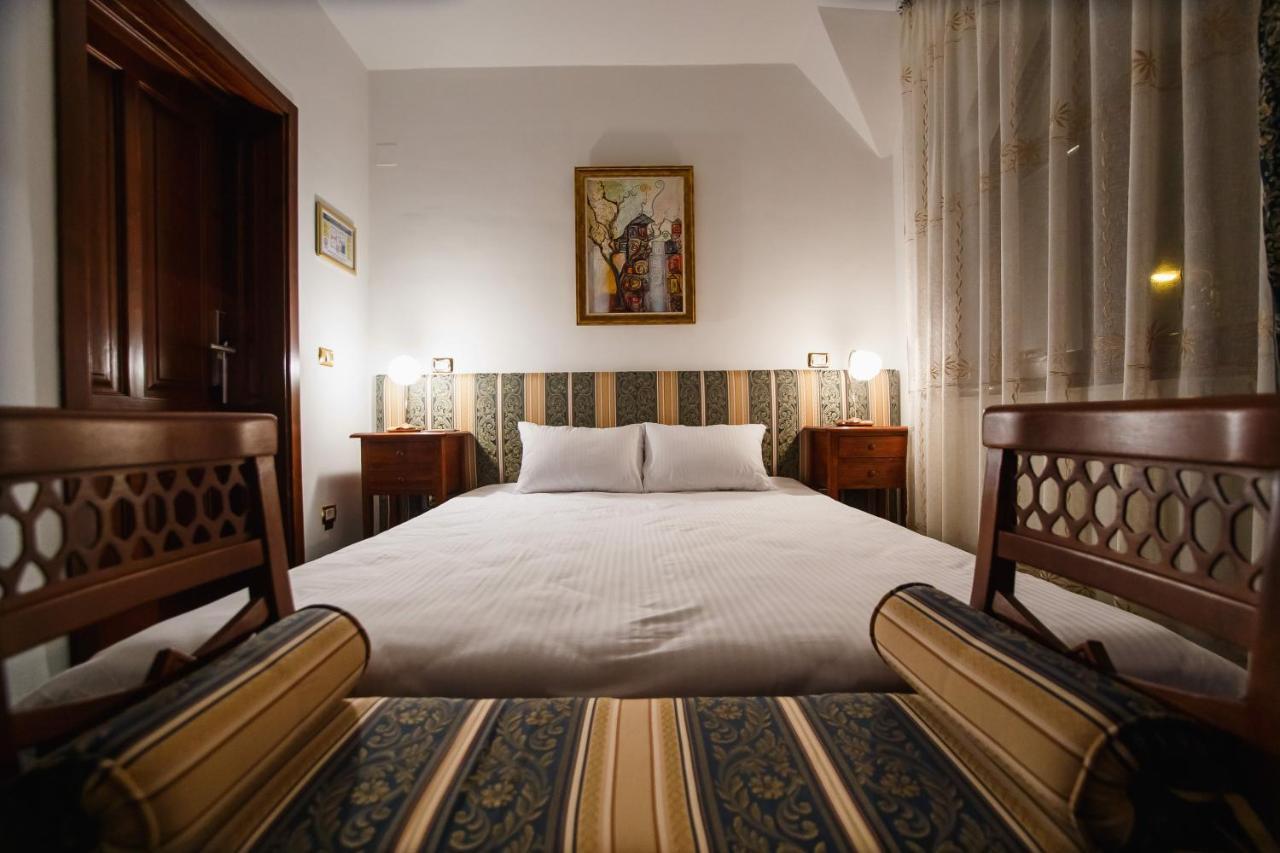 Casa 3 Guesthouse Орадеа Екстериор снимка