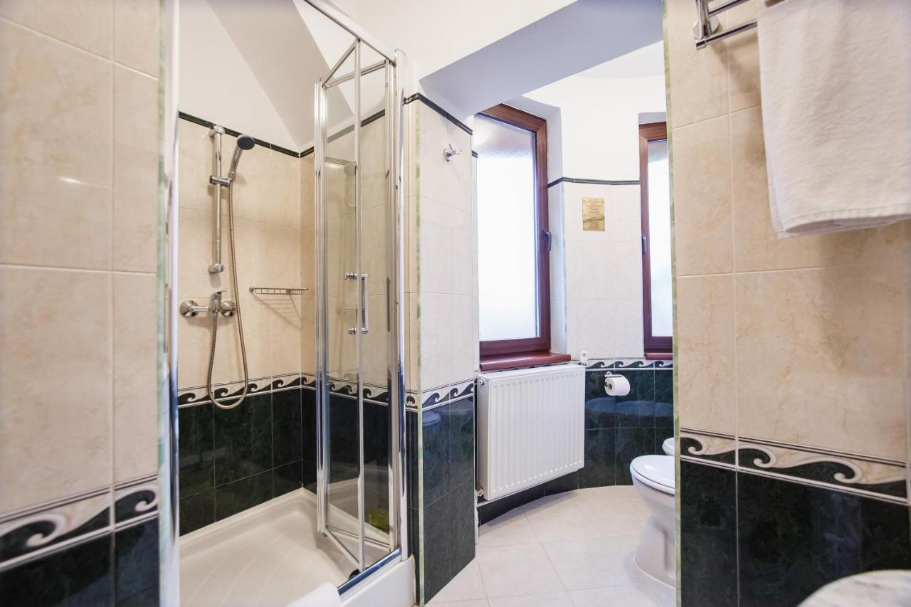 Casa 3 Guesthouse Орадеа Екстериор снимка